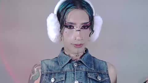 Snapshot of alienexxx chatting on 03-07-25, 01:09 online show from 03-07-25, 01:09