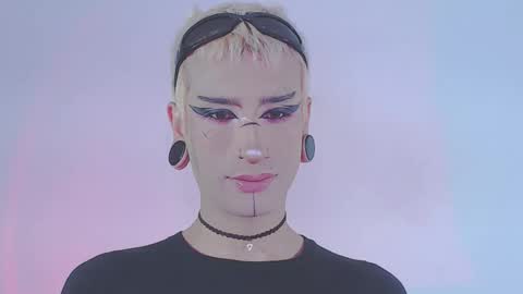 Snapshot of alienexxx chatting on 03-14-26, 04:01 online show from 03-14-26, 04:01