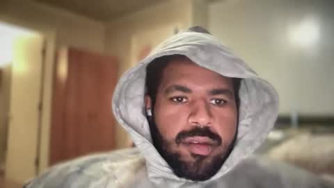 Snapshot of aliensuperstar423 chatting on 01-16-26, 01:09 aliensuperstar423 online show from 01-16-26, 01:09