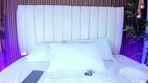 Snapshot of alihamilton_ chatting on 09-24-25, 11:08 Aliha online show from 09-24-25, 11:08