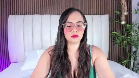 Snapshot of alihamilton_ chatting on 10-16-25, 10:44 Aliha online show from 10-16-25, 10:44