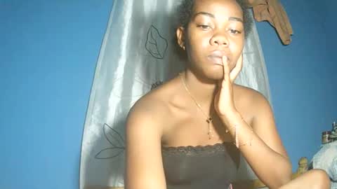 Snapshot of alihane21 chatting on 12-21-25, 04:14 alihane21 online show from 12-21-25, 04:14