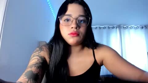 aliice_walker_ online show from 10-23-25, 02:05