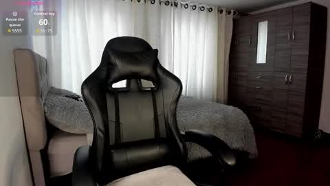 aliice_walker_ online show from 11-28-25, 06:54