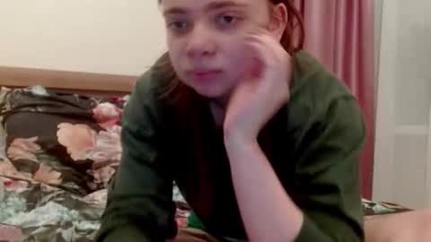 Snapshot of aliiice_stone chatting on 11-20-25, 02:06 Alice online show from 11-20-25, 02:06