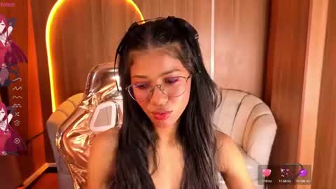 Snapshot of alina_b_ chatting on 06-10-26, 01:10 alina_b_ online show from 06-10-26, 01:10