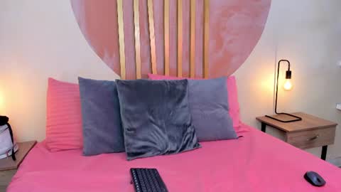 Snapshot of alina_valmont chatting on 06-24-26, 02:38 A L I N A online show from 06-24-26, 02:38