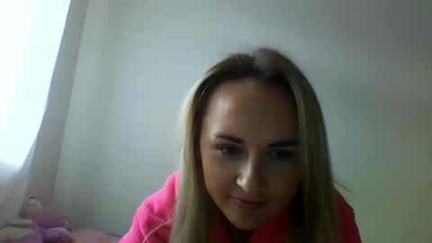 Snapshot of alinaaa_kams chatting on 10-31-25, 09:32 AlinaSexy online show from 10-31-25, 09:32