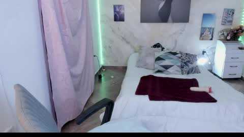 alinabozz1 online show from 04-13-26, 04:18