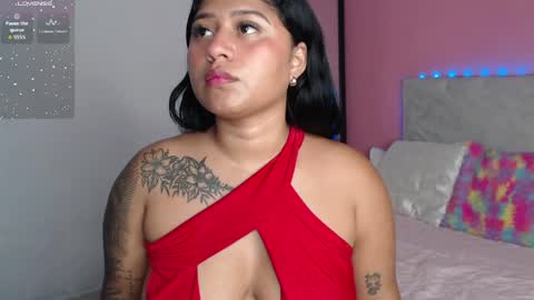 Snapshot of alinakiss_ chatting on 05-08-26, 12:43 lili online show from 05-08-26, 12:43