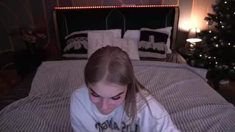 Snapshot of alinalemon chatting on 01-12-26, 03:01 Alina online show from 01-12-26, 03:01