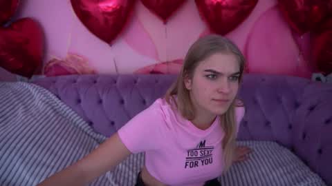 Snapshot of alinalemon chatting on 02-08-26, 08:34 Alina online show from 02-08-26, 08:34