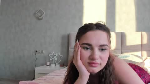 Snapshot of alinaluxxx chatting on 04-04-26, 03:53 Alina online show from 04-04-26, 03:53