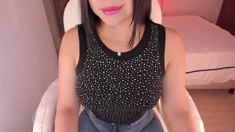 Snapshot of alinaowens chatting on 01-24-25, 08:32 alinaowens online show from 01-24-25, 08:32