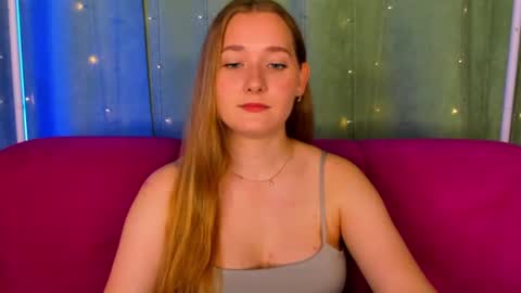 Snapshot of alinawise chatting on 06-16-26, 01:19 alinawise online show from 06-16-26, 01:19