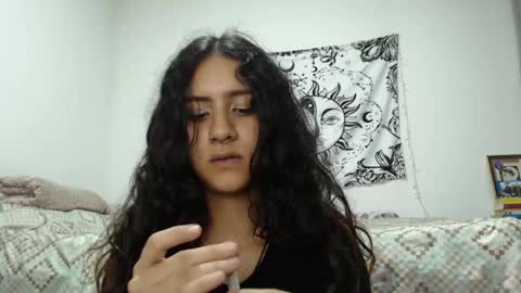 Snapshot of alinawoolf_ chatting on 12-25-24, 04:33  Ali  online show from 12-25-24, 04:33