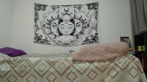 Snapshot of alinawoolf_ chatting on 12-27-24, 02:47  Ali  online show from 12-27-24, 02:47