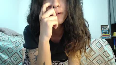 Snapshot of alinawoolf_ chatting on 02-04-25, 02:39  Ali  online show from 02-04-25, 02:39