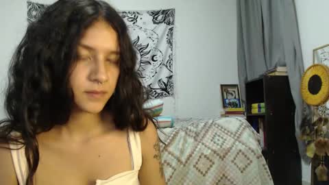 Snapshot of alinawoolf_ chatting on 03-11-25, 05:05  Ali  online show from 03-11-25, 05:05