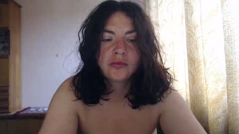 Snapshot of alinaxjames chatting on 07-13-26, 07:22 AlinaxJames online show from 07-13-26, 07:22