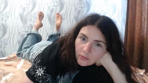 Snapshot of alinaxjames chatting on 07-21-26, 12:07 AlinaxJames online show from 07-21-26, 12:07