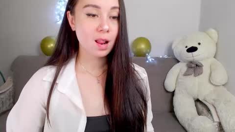 Snapshot of alinaxrose chatting on 09-22-25, 08:11 AlinaXRose online show from 09-22-25, 08:11