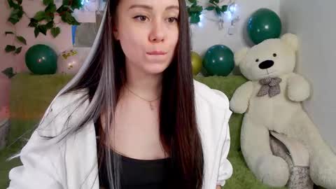 Snapshot of alinaxrose chatting on 11-29-25, 02:36 AlinaXRose online show from 11-29-25, 02:36