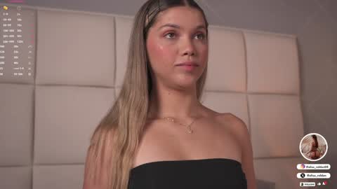 Snapshot of alisa_roldan chatting on 01-28-25, 12:22 online show from 01-28-25, 12:22