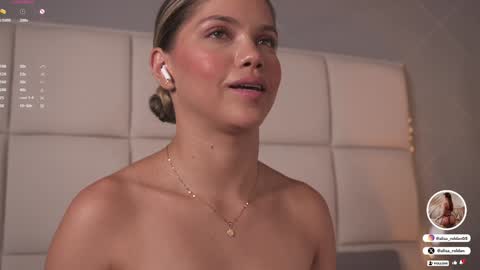 Snapshot of alisa_roldan chatting on 02-01-25, 03:28 online show from 02-01-25, 03:28