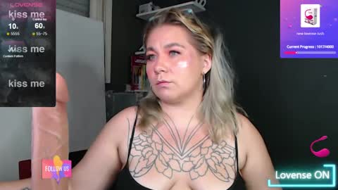 Snapshot of alisa_u chatting on 03-08-25, 08:00 alisa_u online show from 03-08-25, 08:00