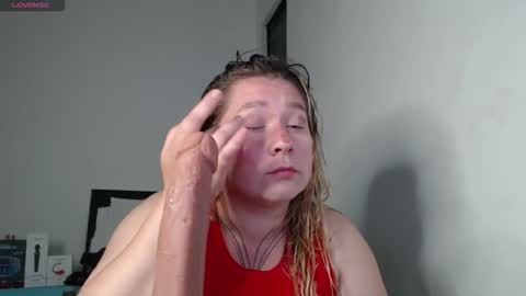 Snapshot of alisa_u chatting on 11-18-25, 11:37 alisa_u online show from 11-18-25, 11:37