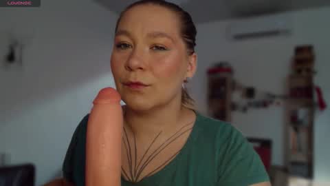 Snapshot of alisa_u chatting on 02-11-26, 08:36 alisa_u online show from 02-11-26, 08:36