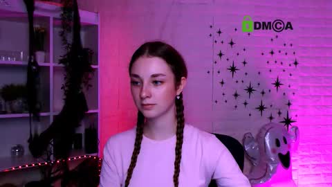 Alisa online show from 10-30-25, 01:01