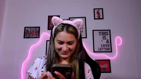 Snapshot of alisarossy chatting on 06-19-26, 02:21 Alisa online show from 06-19-26, 02:21