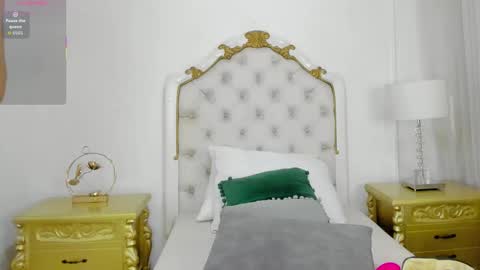 Snapshot of alison_carde05 chatting on 10-28-25, 11:58 Alison online show from 10-28-25, 11:58