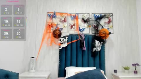 Snapshot of alison_carde05 chatting on 10-31-25, 07:48 Alison online show from 10-31-25, 07:48