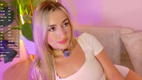 Snapshot of alison_collins_ chatting on 11-08-25, 08:18 Alison online show from 11-08-25, 08:18