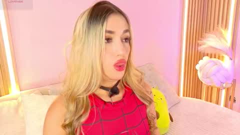 Snapshot of alison_collins_ chatting on 02-16-26, 07:32 Alison online show from 02-16-26, 07:32