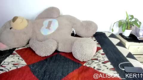 Snapshot of alison_ker chatting on 09-12-25, 06:46 Sofias house online show from 09-12-25, 06:46