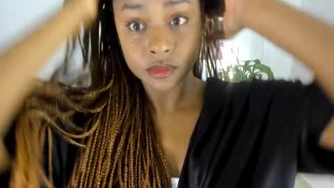 Snapshot of alison_ker chatting on 09-30-25, 07:24 Sofias house online show from 09-30-25, 07:24