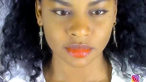 Snapshot of alison_ker chatting on 10-29-25, 07:32 Sofias house online show from 10-29-25, 07:32