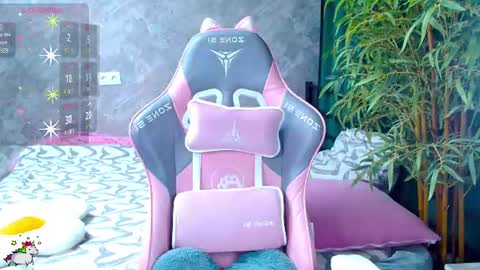 Snapshot of alison_moonlight chatting on 07-16-26, 03:12 Alison online show from 07-16-26, 03:12