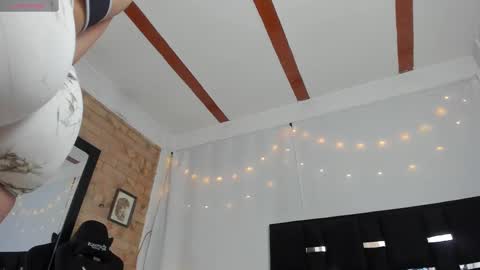 Snapshot of alison_thomas1 chatting on 09-13-25, 04:07 alison online show from 09-13-25, 04:07