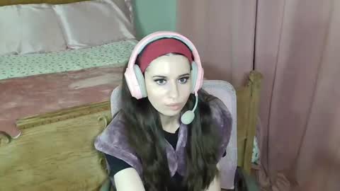 Alison Fields online show from 02-13-26, 01:23