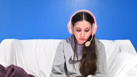 Alison Fields online show from 08-09-26, 04:50