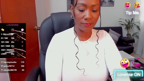 Snapshot of alisonlemoos chatting on 02-05-25, 05:31 Alisson online show from 02-05-25, 05:31