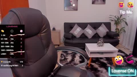 Snapshot of alisonlemoos chatting on 02-08-25, 07:05 Alisson online show from 02-08-25, 07:05