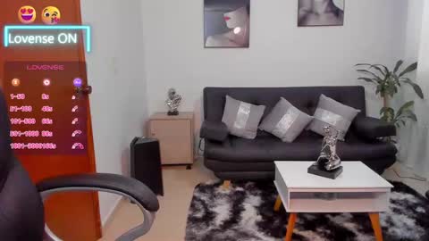 Snapshot of alisonlemoos chatting on 03-04-25, 02:32 Alisson online show from 03-04-25, 02:32