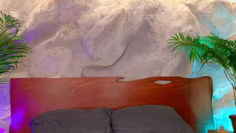 Alison Moon  online show from 04-08-26, 10:10