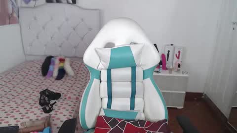 Snapshot of alissa_morrison chatting on 11-15-25, 02:13 alissa_morrison online show from 11-15-25, 02:13